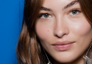 How to apply make-up quickly every day? 