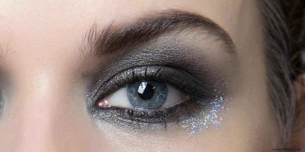 A blue and silver evening make-up! 