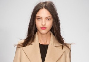 What makeup to wear with a camel coat? 