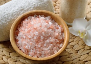 My beauty recipe of the day:body scrub with pink Himalayan salt 