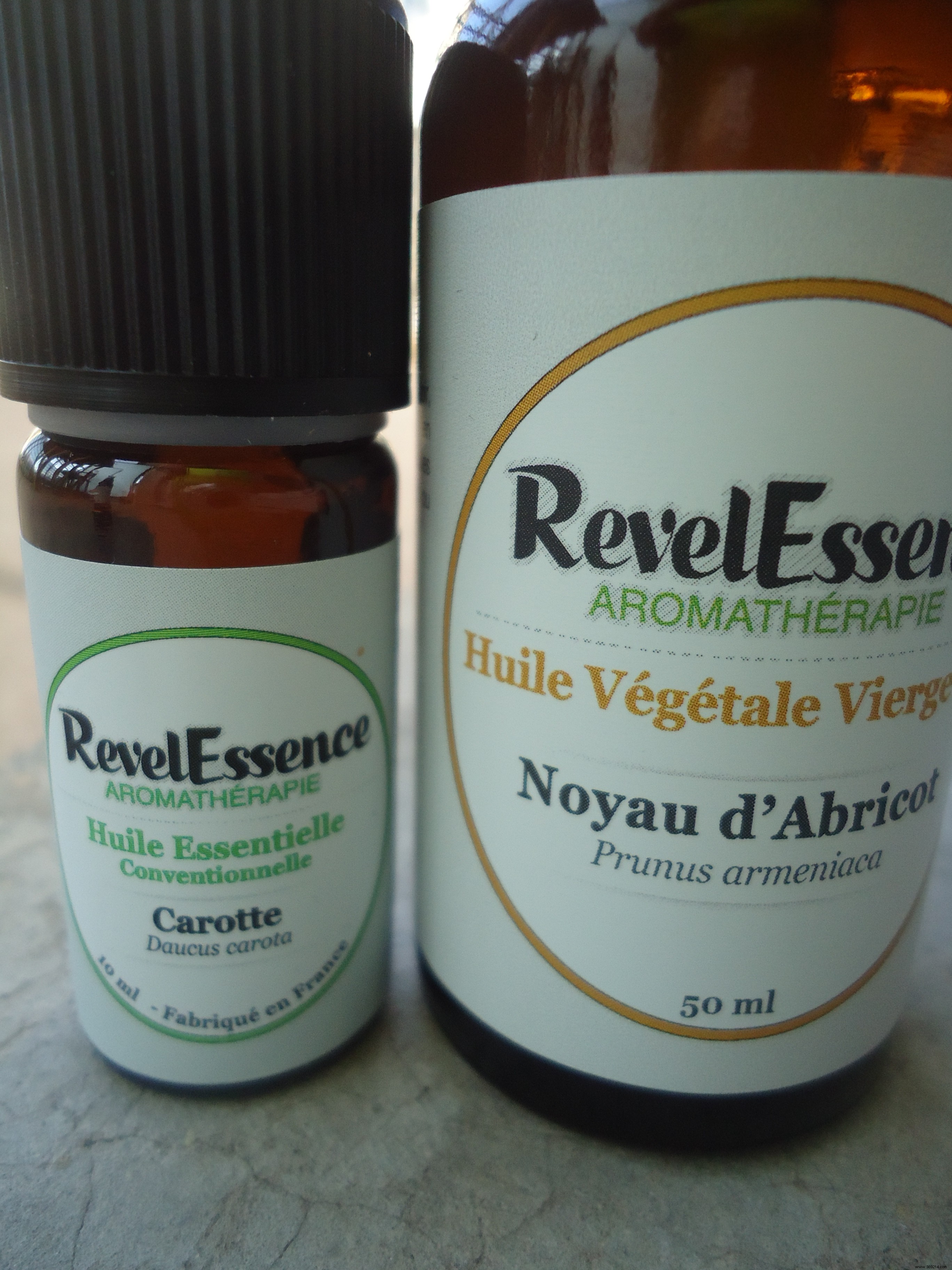 Aromatherapy lesson with RevelEssence treatments 