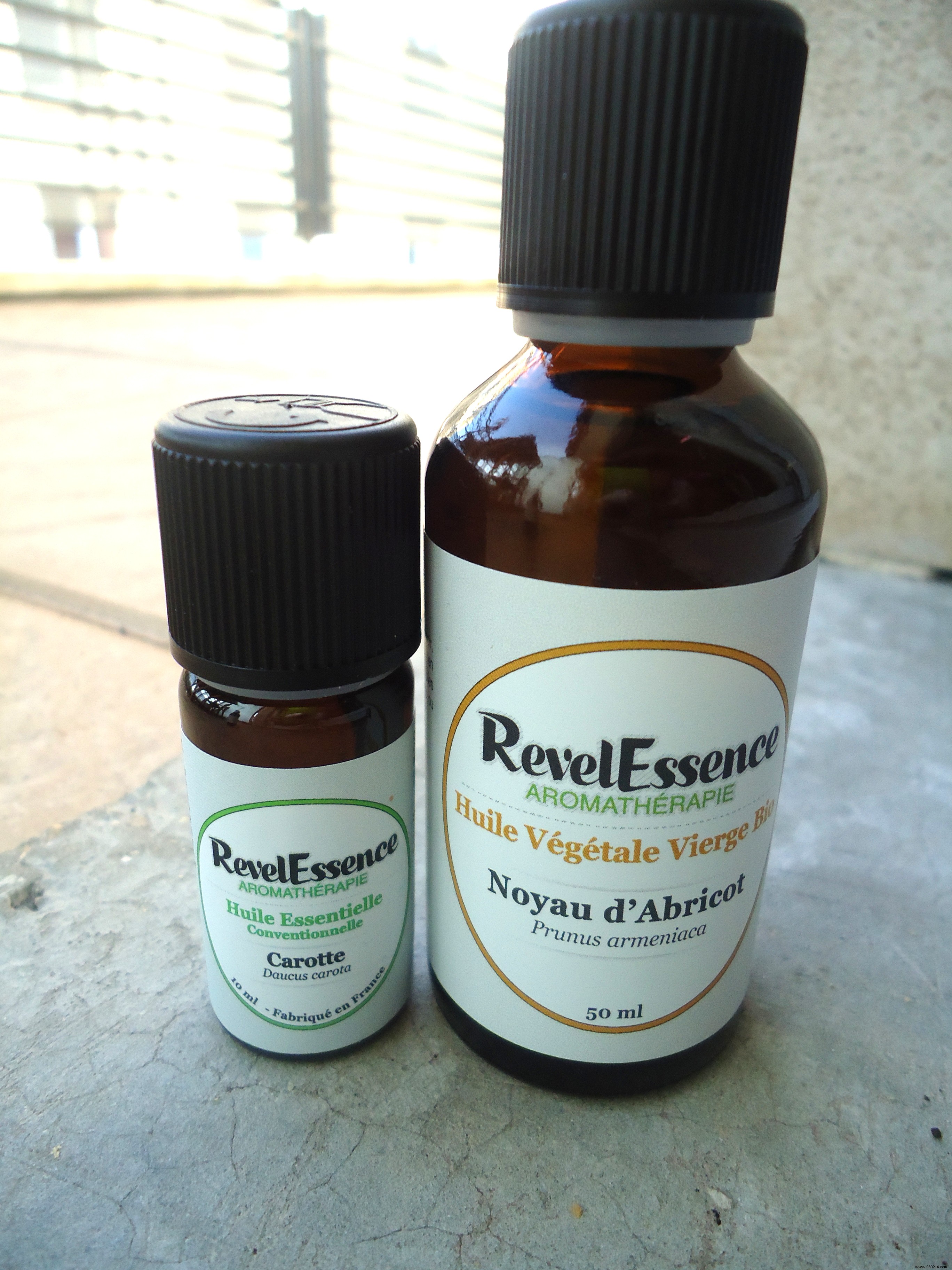 Aromatherapy lesson with RevelEssence treatments 