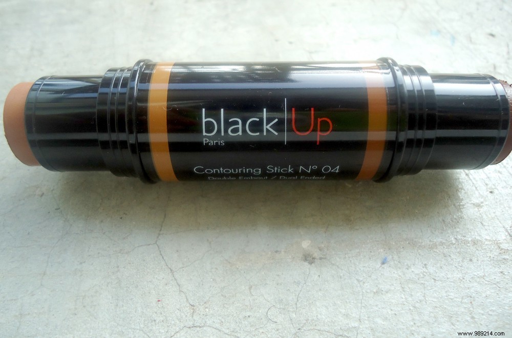 Contouring and intense colors with black|Up 