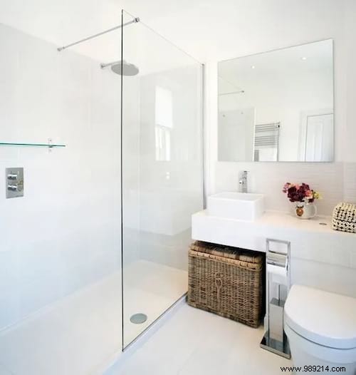 33 Brilliant Ideas For Furnishing A Bathroom (Even A Tiny One). 