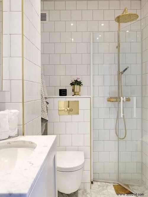 33 Brilliant Ideas For Furnishing A Bathroom (Even A Tiny One). 