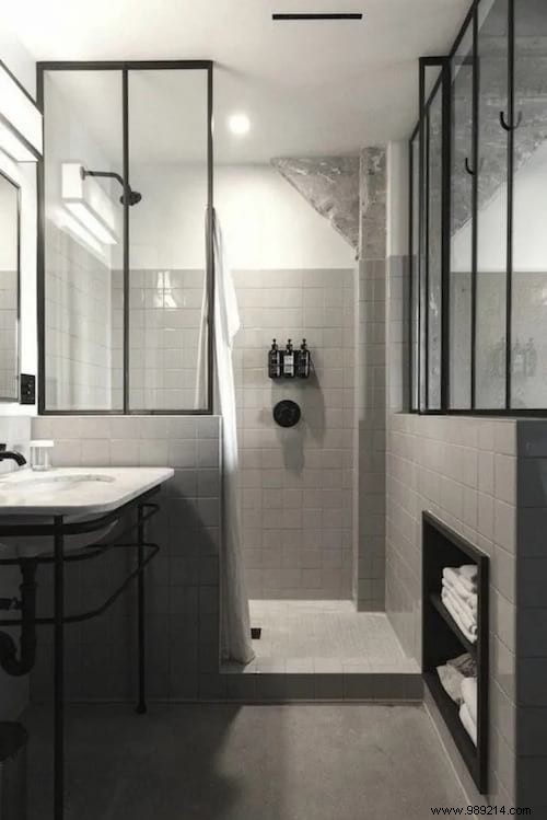 33 Brilliant Ideas For Furnishing A Bathroom (Even A Tiny One). 