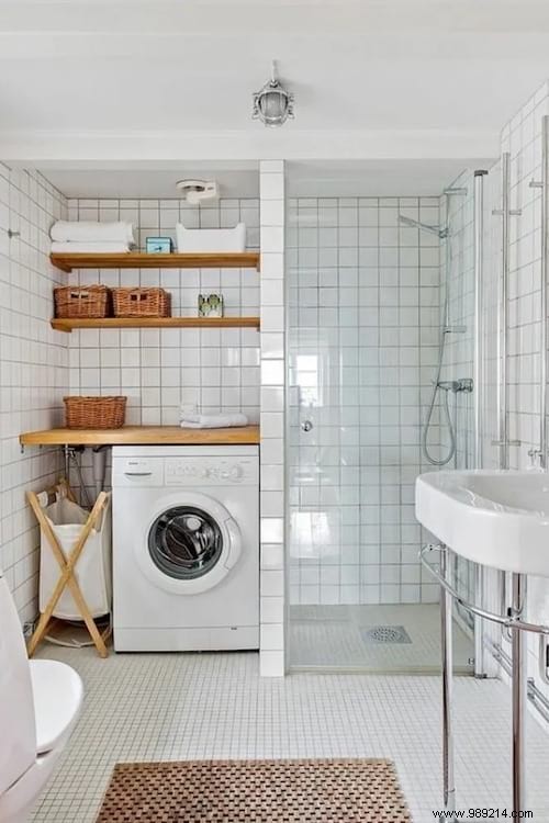 33 Brilliant Ideas For Furnishing A Bathroom (Even A Tiny One). 