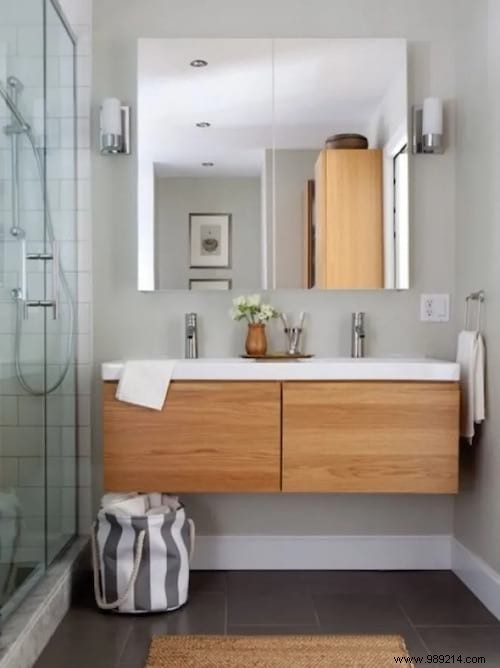 33 Brilliant Ideas For Furnishing A Bathroom (Even A Tiny One). 