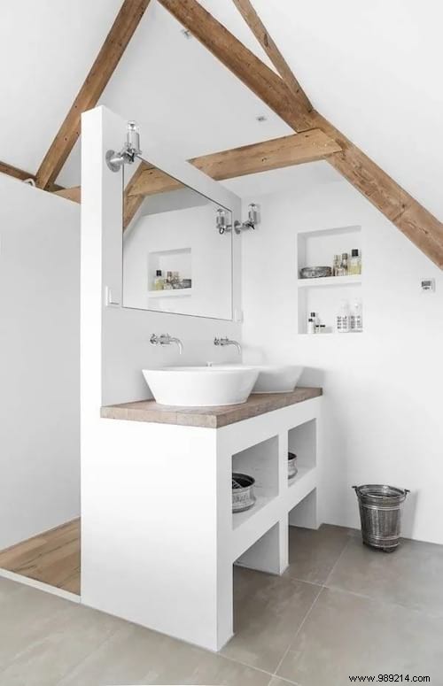 33 Brilliant Ideas For Furnishing A Bathroom (Even A Tiny One). 