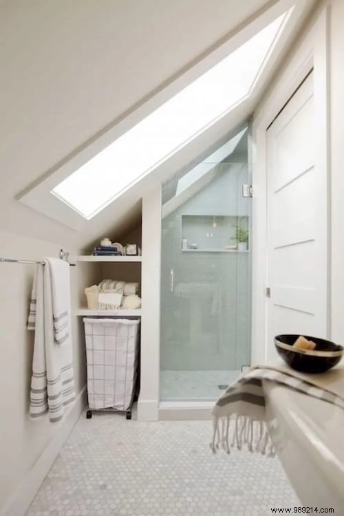 33 Brilliant Ideas For Furnishing A Bathroom (Even A Tiny One). 