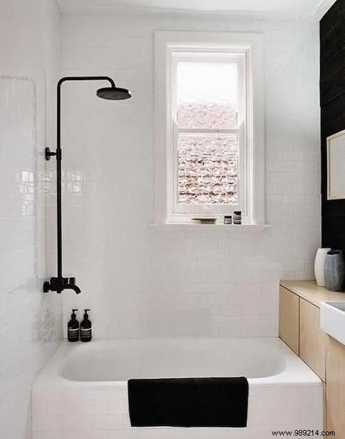 33 Brilliant Ideas For Furnishing A Bathroom (Even A Tiny One). 