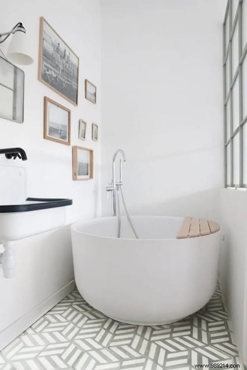 33 Brilliant Ideas For Furnishing A Bathroom (Even A Tiny One). 