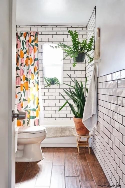 33 Brilliant Ideas For Furnishing A Bathroom (Even A Tiny One). 