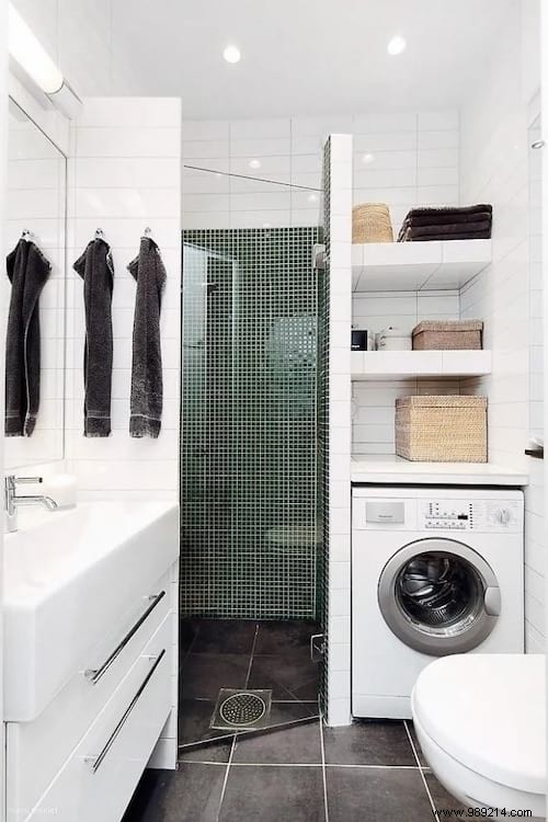 33 Brilliant Ideas For Furnishing A Bathroom (Even A Tiny One). 