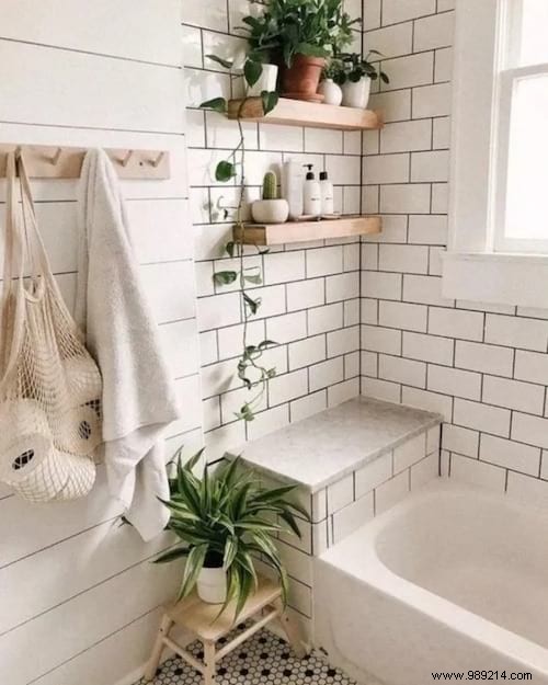 33 Brilliant Ideas For Furnishing A Bathroom (Even A Tiny One). 