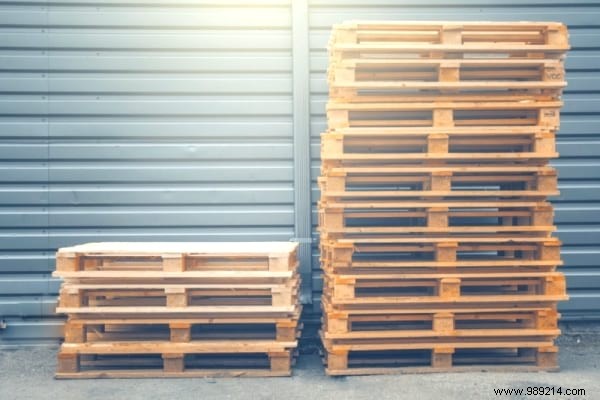 Where To Find FREE Wooden Pallets Near You? 