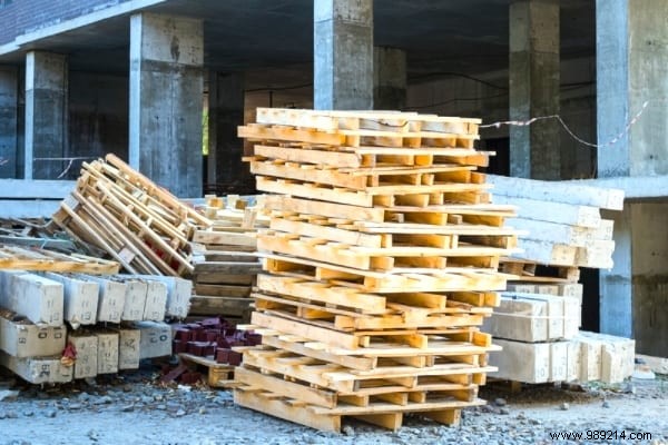 Where To Find FREE Wooden Pallets Near You? 