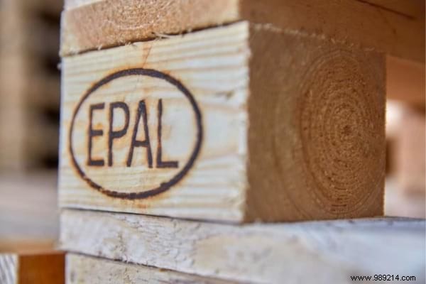 Where To Find FREE Wooden Pallets Near You? 