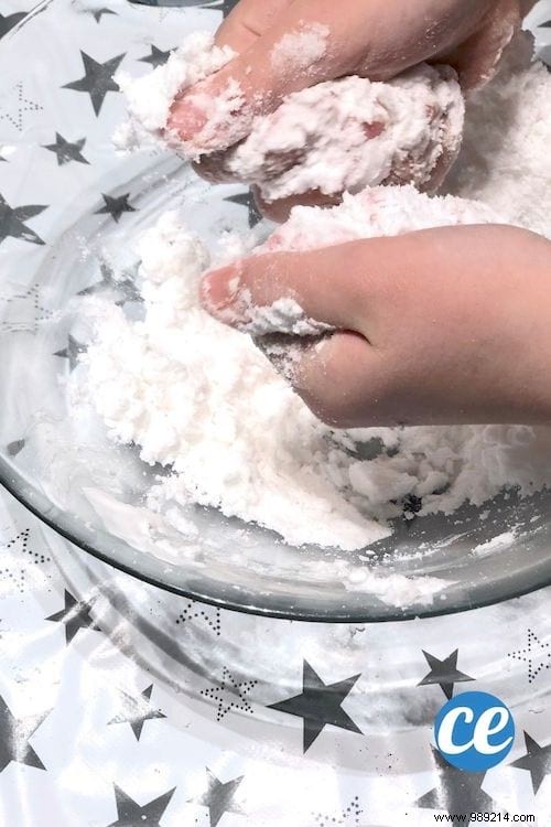 How To Make Artificial Snow With Only 2 Ingredients. 