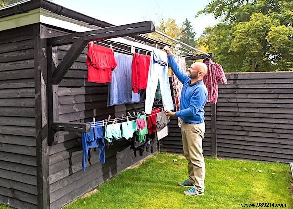 18 drying racks to dry clothes faster (and save money). 