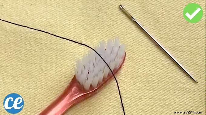 Magical ! The Tip For Threading A Needle With A Toothbrush. 