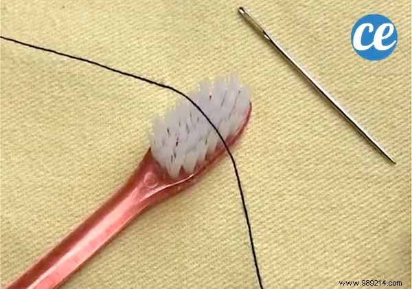 Magical ! The Tip For Threading A Needle With A Toothbrush. 