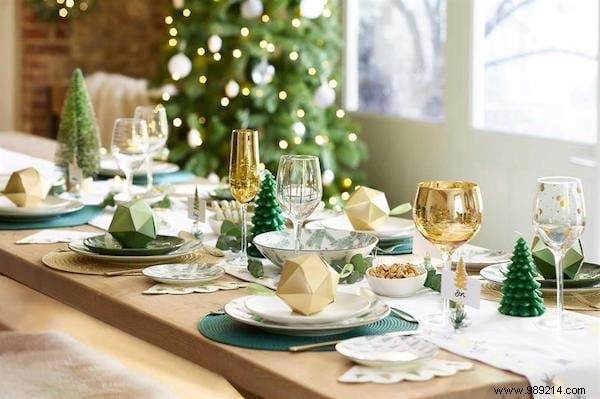 65 Decoration Ideas For A Superb Christmas Table (Easy &Cheap). 