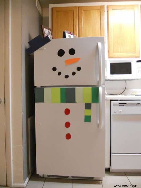 30 Clever Ways to Recycle Your Old Stuff into Christmas Decorations. 