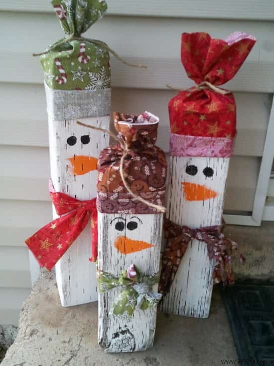 30 Clever Ways to Recycle Your Old Stuff into Christmas Decorations. 