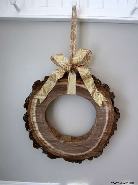 30 Clever Ways to Recycle Your Old Stuff into Christmas Decorations. 