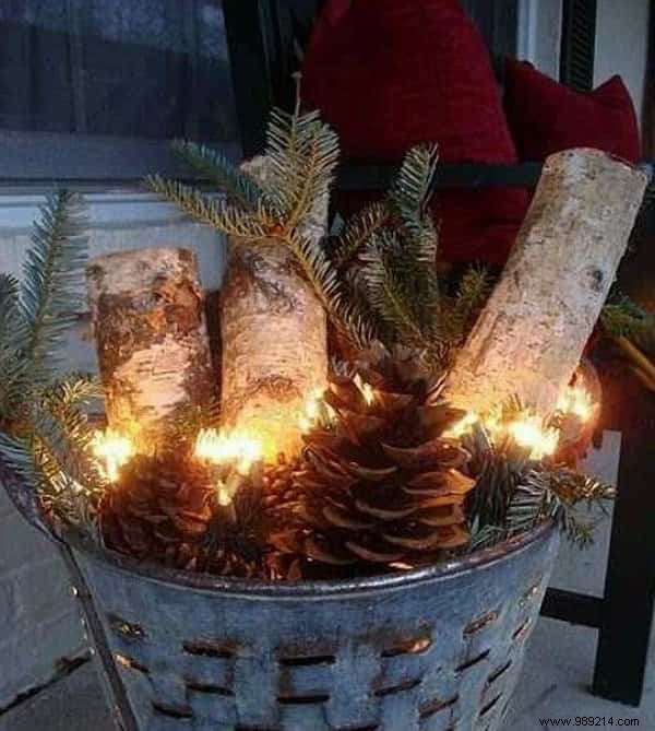 30 Clever Ways to Recycle Your Old Stuff into Christmas Decorations. 