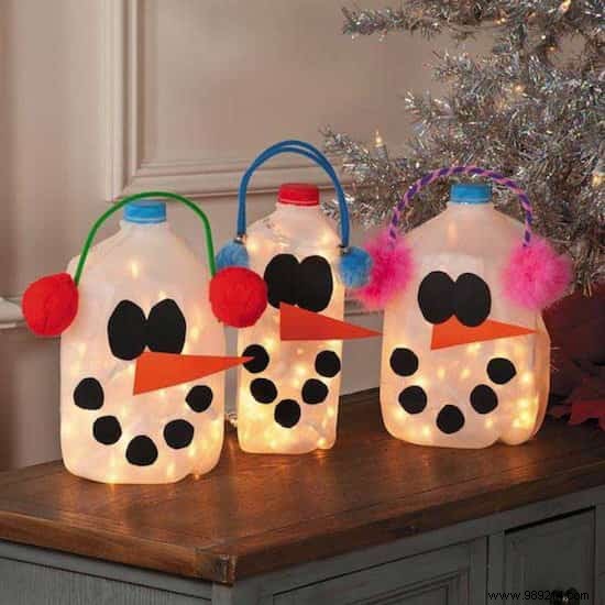 30 Clever Ways to Recycle Your Old Stuff into Christmas Decorations. 