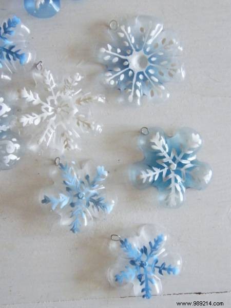 Recycle your Plastic Bottles to Create Christmas Decorations. 