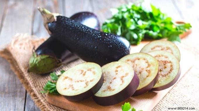 10 Market Gardening Tips To Grow Beautiful EGGPLANTS. 