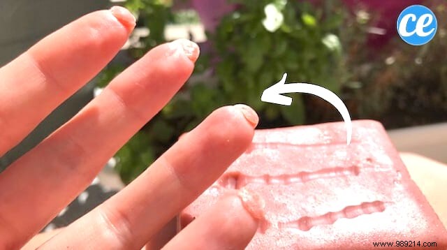 Gardening:THE Genius Trick to Never Have BLACK NAILS Again. 