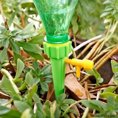 23 gardening tips to save tons of water in the garden. 