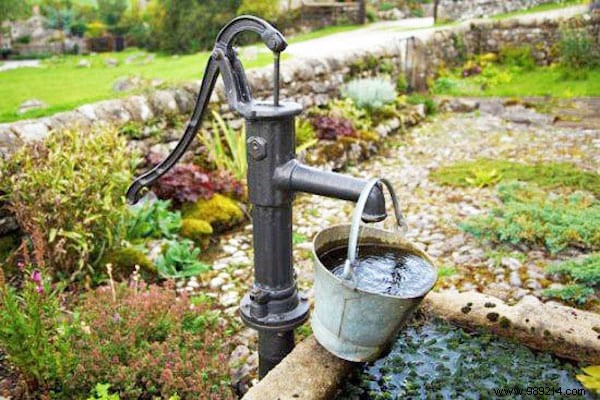 23 gardening tips to save tons of water in the garden. 