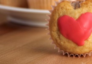 The Genius Trick For Making Heart Shaped Muffins. 