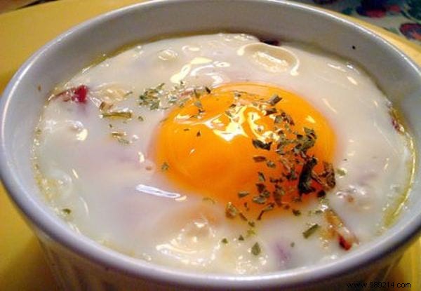 Good and Cheap:Cocotte Eggs with Bacon. 