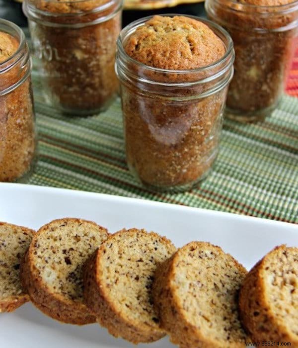 The VERY Easy Banana Cake Recipe — In A Jar! 