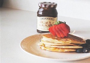 The SUPER EASY Recipe for Homemade Pancakes. 