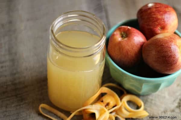 How to Make Apple Cider Vinegar from Leftover Apples. 