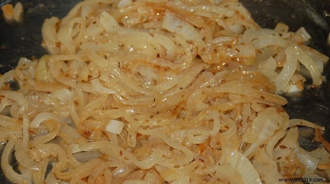 How to Cook Onions WITHOUT Burning Them? Discover the Tip Here. 