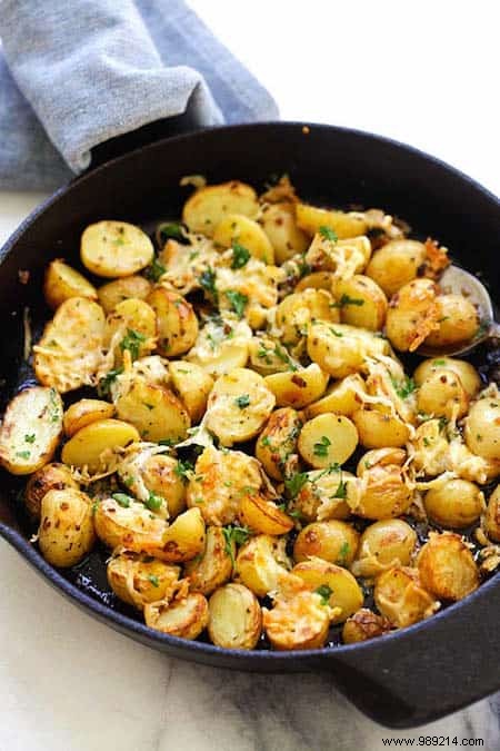 Easy and Ready in 20 min:The Recipe for Roasted Potatoes with Herbs. 