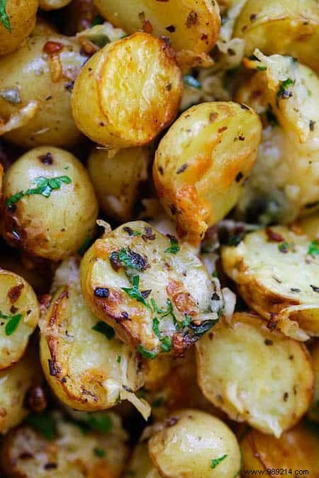 Easy and Ready in 20 min:The Recipe for Roasted Potatoes with Herbs. 