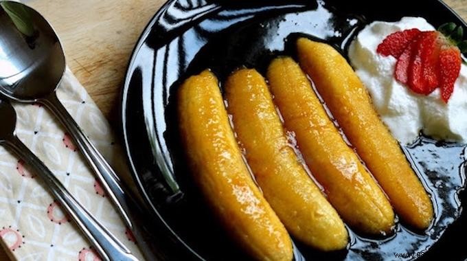 Quick and Easy:The Recipe for Flambéed Bananas with Orange and Rum. 