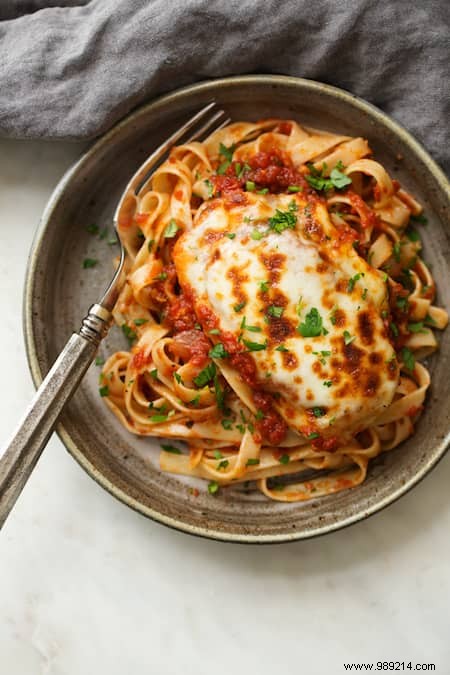 Quick, Easy and Too Good:The Recipe for Chicken Mozzarella in Tomato Sauce. 