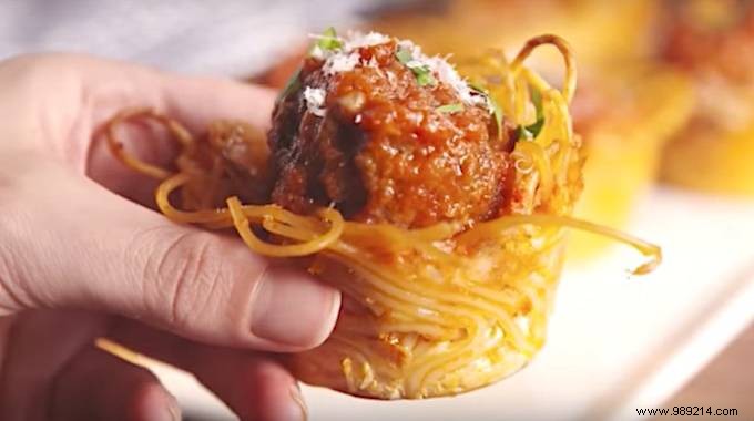 Finally a Recipe for Spaghetti with Meatballs That You Can Eat WITH YOUR FINGERS! 