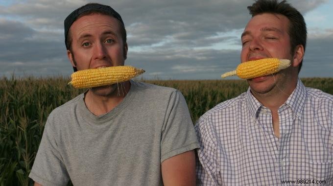 The Tip for Cooking an Ear of Corn in 5 Minutes. 