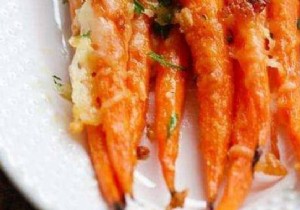 Super Easy and Quick:The Recipe for Roasted Carrots with Garlic and Parmesan. 